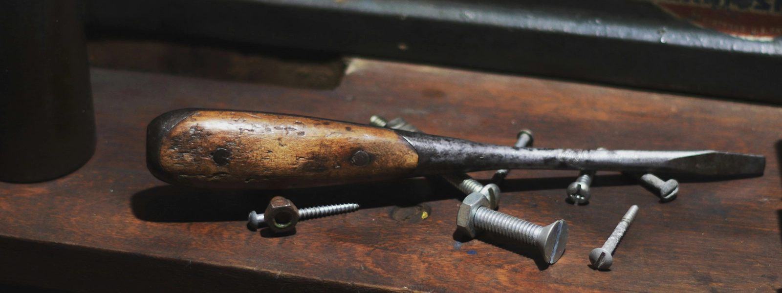 How screwdrivers are used?